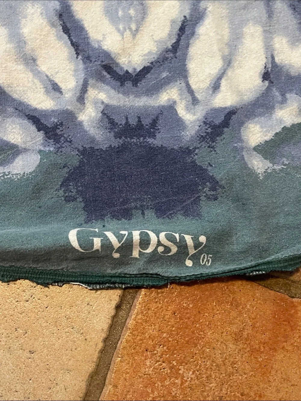 GYPSY BOHO Round Tie-Dye Beach Towel Blanket in Blue and White